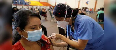 Experto de la OMS pidió ser prudentes tras la llegada de la variante Ómicron. OMS: El último recurso debe ser la vacunación obligatoria contra la COVID-19