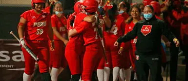 El público asistente disfrutó de un duelo de infarto gracias a la implementación de nuevos y exigentes protocolos de bioseguridad Perú venció a Países Bajos en la Copa Mundial de Sóftbol femenino | VIDEO