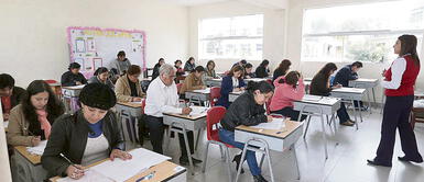 Minedu suspende concurso de nombramiento y renueva contrato a docentes Minedu suspende concurso de nombramiento y renueva contrato a docentes