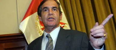 Chiabra responde fuerte y claro a César Acuña. Chiabra responde a César Acuña: “respetos guardan respetos y tengo la libertad de opinar”