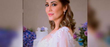 Karla Tarazona y vestido dorado Karla Tarazona se luce en importante evento empresarial con vestido de gala estilo glam chic