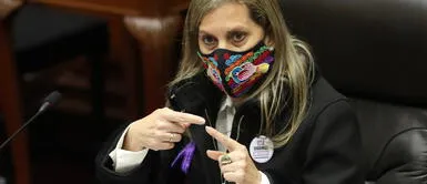 María del Carmen Alva viajó el pasado 2 de diciembre a España para reunirse con la Comisión de Asuntos Exteriores del Congreso en España. Guillermo Bermejo presenta moción de censura contra María del Carmen Alva tras reunión con diputados españoles