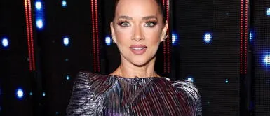 Adamari López Adamari López es jurada del Miss Universo e irradia elegancia con un outfit sensual