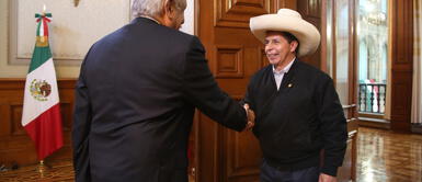 Pedro Castillo junto al presidente de México, Andrés Manuel López Obrador. Foto: Twitter de AMLO AMLO: "Pedro Castillo nos pidió apoyo ante intento de destitución"