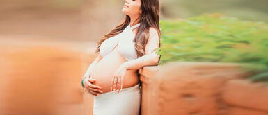 María Fe Saldaña con outfit embarazada María Fe Saldaña abraza la tendencia de los vestidos licrados para este verano 2022