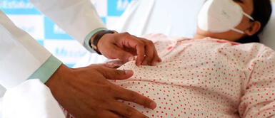 Magaly Chamorro Zavaleta es una mujer de 38 años de edad y fue diagnosticada de síndrome de transfusión feto fetal (STFF) Médicos peruanos salvan a futuras gemelas tras realizar compleja cirugía | VIDEO