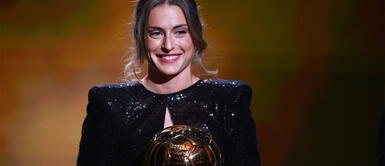 Alexia Putellas es jugadora del FC Barcelona. Alexia Putellas y el potente discurso feminista tras recoger la Creu de Sant Jordi