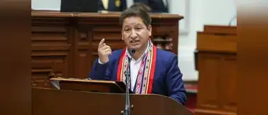 Guido Bellido le dice al Gobierno de Pedro Castillo que, si usarán su frase, entonces que le avisen Guido Bellido sobre frase “Siempre con el pueblo”: “Si lo van a usar, mínimamente me avisan”