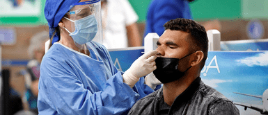 Variante sudafricana ha sido detectada en más de 82 países. Ómicron podría ser la variante dominante a nivel mundial en un par de meses, revela estudio