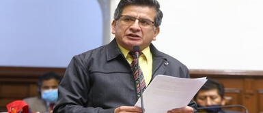 El hecho se da en el marco del fallido intento por censurar a la presidente del Congreso, Maricarmen Alva. Hamlet Echeverría es el segundo congresista en renunciar a la bancada de Perú Libre