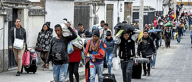 Migrantes venezolanos han emigrado de su país hacia Perú, Colombia y Ecuador. Foto: AFP Día Internacional del Migrante: Red Recuperación busca ayudar a la población venezolana en Perú