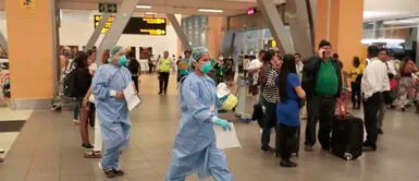 La noticia fue confirmada por el propio ministro de Salud, Hernando Cevallos. Ómicron llegó al Perú: Minsa reportó cuatro pacientes de nueva variante | VIDEO