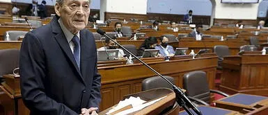 Katy Ugarte sobre ministro Carlos Gallardo: Es posible que dé un paso al costado Katy Ugarte sobre ministro Carlos Gallardo: "Es posible que de un paso al costado"