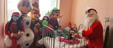 Médicos aseguran que la sonrisa de un menor es la mejor vitamina para el alma. Médicos realizan show navideño para infantes hospitalizados en Chimbote
