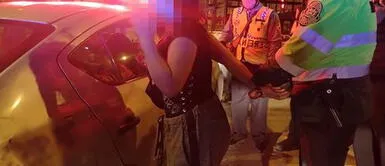 Ladrona de 15 años cortó la cara a madre de familia para robarle su celular en Surco Surco: Ladrona de 15 años cortó la cara a madre de familia para robarle su celular