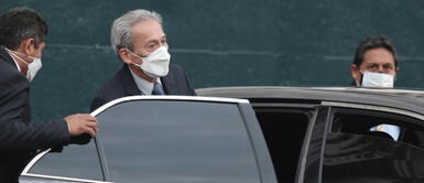 Carlos Gallardo asumió el Ministerio de Educación en relevo de Juan Cadillo. Foto: La República Carlos Gallardo: Oficializan su renuncia al ministerio de Educación