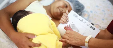 En el Perú, a los nacidos bajo el 25 de diciembre suelen bautizarse con nombres con temáticos navideños. Reniec: peruanos bautizaron a sus hijos con los nombres "Merry Christmas, Cascabel, Rey Mago" y otros