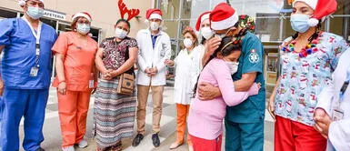 La operación estuvo a cargo de un equipo multidisciplinario con experiencia en Donación y Trasplante. Niña recibe trasplante de córnea y por primera vez pudo disfrutar de las luces navideñas
