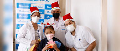 La menor fue referida de Cerro de Pasco al Hospital Almenara. Navidad: Padre donó parte de su hígado para salvarle la vida a su pequeña hija