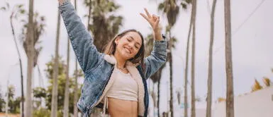 Ale Barnechea y vestido corsé Ale Barnechea lleva elegancia y sofisticación junto a la tendencia de los vestidos corsé