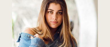 María Fernanda Parodi María Fernanda Parodi destila belleza y magia al posar bikini multicolor