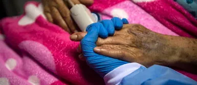 Autoridades sanitarias piden a la población completar su esquema de vacunación COVID-19. Minsa: Mayores de 60 años no vacunados tienen 21 veces más riesgo de morir