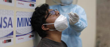 La pandemia vive una ola de aumento exponencial de los positivos, afirma la OMS. La pandemia cierra 2021 con más del doble de contagios que en 2020