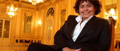 Susel Paredes se inscribe en registro para auto colectivos y expone error grave Susel Paredes se inscribe en padrón para auto colectivos: "Han hecho un padrón abierto sin ninguna restricción"