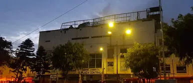 Mesa Redonda: se reaviva el fuego en galería de Jirón Andahuaylas Mesa Redonda: se reaviva el fuego en galería de Jirón Andahuaylas