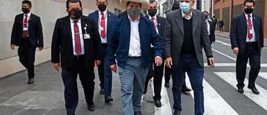 Pedro Castillo evalúa la posibilidad cambiar al ministro de Economía, Pedro Francke Pedro Castillo evalúa la posibilidad cambiar al ministro de Economía, Pedro Francke