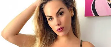 Aída Martínez e hija enamoran con sus looks playeros Aída Martínez y su pequeña hija enamoran en la playa luciendo cada una hermosa en su estilo