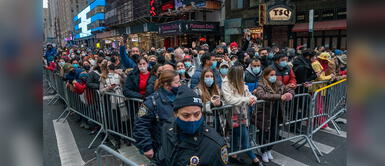 Las tasas de muerte y hospitalizaciones en Estados Unidos han descendido. EE.UU. registra más de un millón de contagios de COVID-19 en un día, un récord mundial