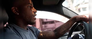 Jefferson Farfán cuenta algunas anécdotas que vivió junto a Paolo Guerrero. Jefferson Farfán recordó cuando le pagaban 5 soles por jugar: "Eso me alcanzaba para ayudar"