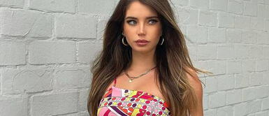 Flavia Laos envía mensaje a sus seguidores con un calzado espectacular Flavia Laos realiza deleite fashionista con un vestido naranja vanguardista inmerso en 'cut outs'