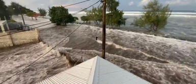 Volcán en Tonga vuelve a erupcionar y provoca grandes olas Detectan nueva “gran erupción” volcánica en Tonga y se registran grandes olas