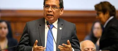 El ministro de Salud, Hernando Cevallos, pidió a la población vacunarse con la tercera dosis. Hernando Cevallos sobre la COVID-19: "Es una pandemia de las personas con comorbilidades y antivacunas" | VIDEO