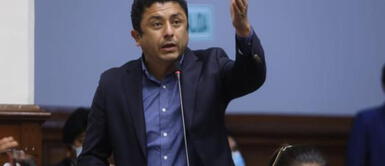 Guillermo Bermejo aseguró que ellos están escuchando al pueblo peruano, algo que no hizo la derecha en 200 años Bermejo: “Estamos haciendo lo que la derecha no quiso hacer en 200 años. Escuchar a la gente”