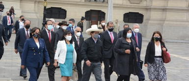 Ministros rechazan mensaje amenazante de periodista contra el presidente Pedro Castillo Ministros rechazan mensaje amenazante de periodista contra el presidente Pedro Castillo