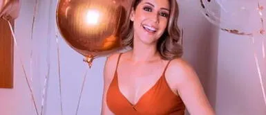 Karla Tarazona y vestido rojo glamour Karla Tarazona realiza deleite fashionista con vestido de sirena decorado con fina pedrería