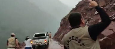 Congresistas que regresaban de San Martín se salvan de ser atrapadas por huaico. María del Carmen Alva, Norma Yarrow y otras congresistas casi sufren fatal accidente en San Martín