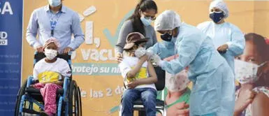 Niños con cáncer reciben sus dosis contra la COVID-19 en el primer día de vacunación. COVID-19: niños con cáncer son los primeros en recibir las dosis Pfizer