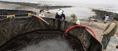 Poder Ejecutivo evalúa dar bonos a pescadores afectados por derrame de petróleo en Ventanilla Derrame de petróleo en Ventanilla: Poder Ejecutivo evalúa dar bonos a pescadores afectados