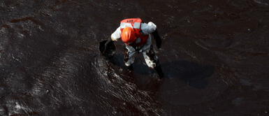 Derrame de petróleo: OEFA anuncia primera multa contra Repsol. OEFA informa que Repsol no cumplió con plazos y se le ha impuesto la primera multa tras derrame de crudo