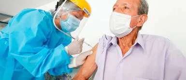 El Ministerio de Salud informó que se realizarán modificaicones en las restricciones. COVID-19: mayores de 40 años deben contar con tres dosis para ingresar a espacios cerrados