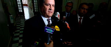 Carlos Jaico se habría reunido con representantes de Repsol Derrame de petróleo: Secretario presidencial se reunió con representante de Repsol fuera de Palacio