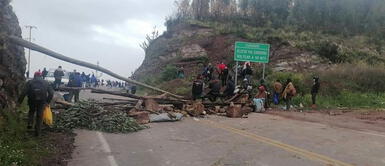 Bloqueo de carreteras. Salieron a protestar: Pescadores bloquean Panamericana Norte en marcha contra Repsol