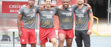 Perú logró subir al cuarto lugar en la tabla tras vencer a Colombia. Jefferson Farfán sorteará carros entre seleccionados: "Cumpliré mi promesa"