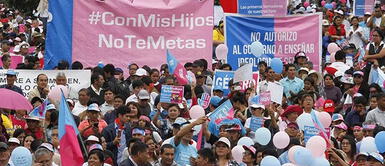 Grupos conservadores podrían afectar el rol del Ministerio de Eduación. Congreso: Grupos conservadores manipularían los textos escolares del Minedu