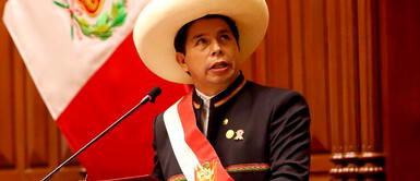 Pedro Castillo, presidente de la República, juramentó a su nuevo PCM. Congreso: Piden la renuncia de Pedro Castillo “por no estar capacitado”