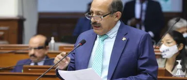 Héctor Valer dio una cuestionada rueda de prensa para negar las acusaciones de violencia familiar. Valer sobre cuestión de confianza: “Sería la primera bala de plata que use el Ejecutivo en el Congreso”